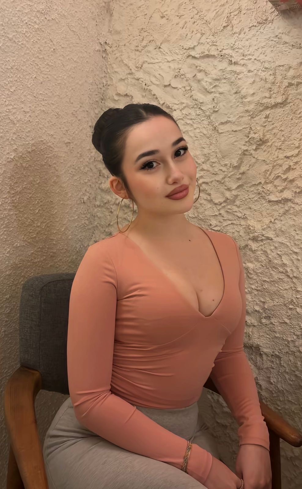 Hakkari Güzel ve Yüksek Ruhlu Kadın Escort Azra